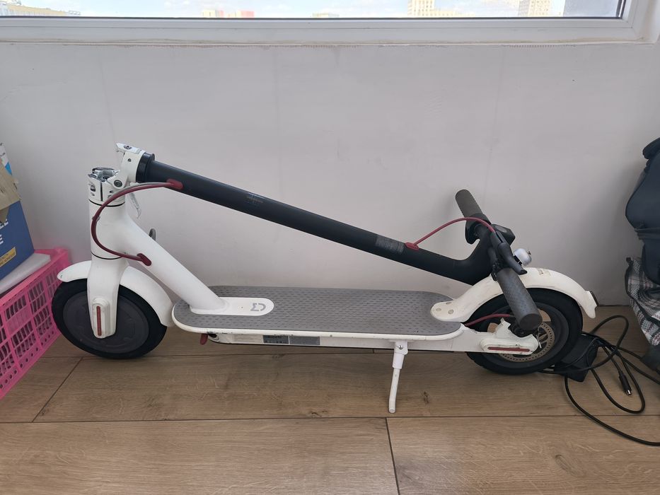 Xiaomi M365 в белом цвете. Электросамокат Xiaomi Mijia M365 оригинал