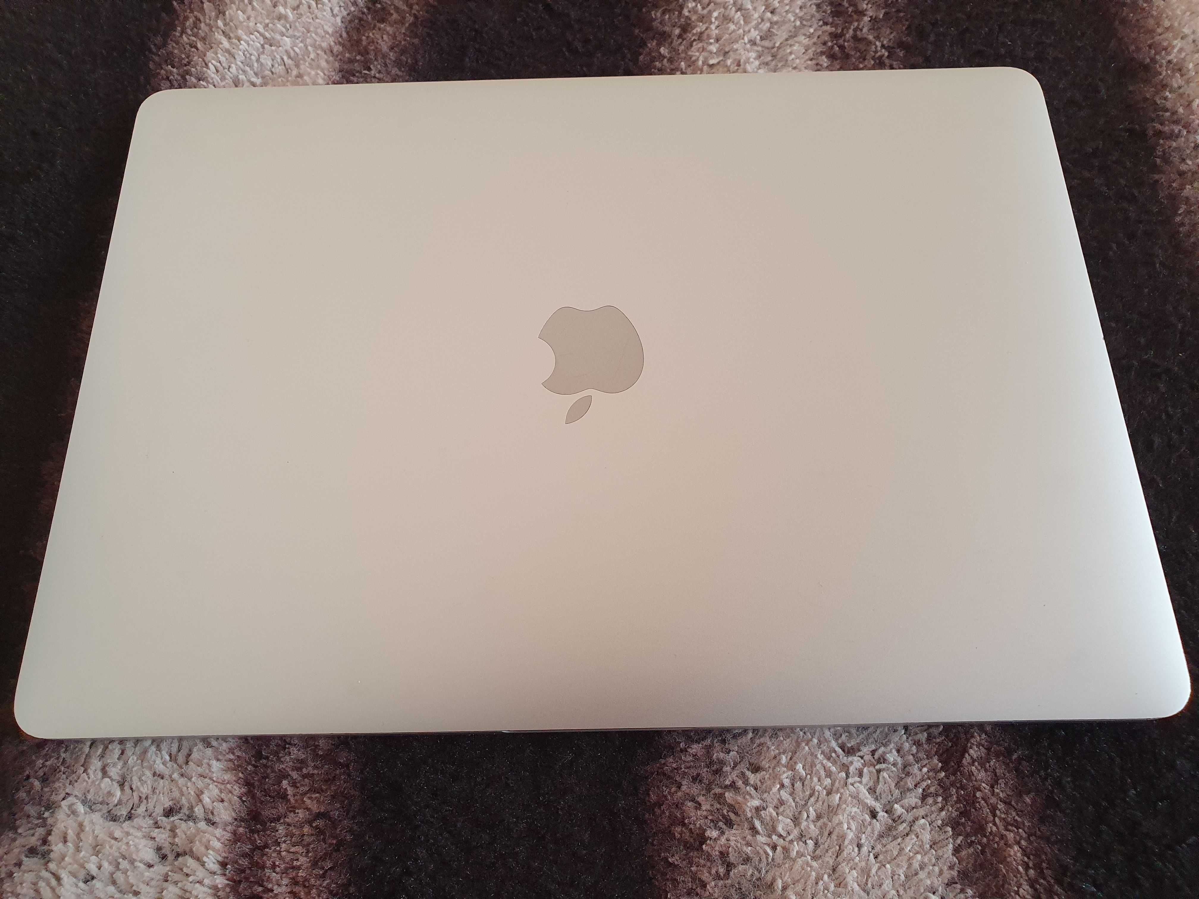 MacBook Pro 13-inch 2019 Touch Bar 3 ports
