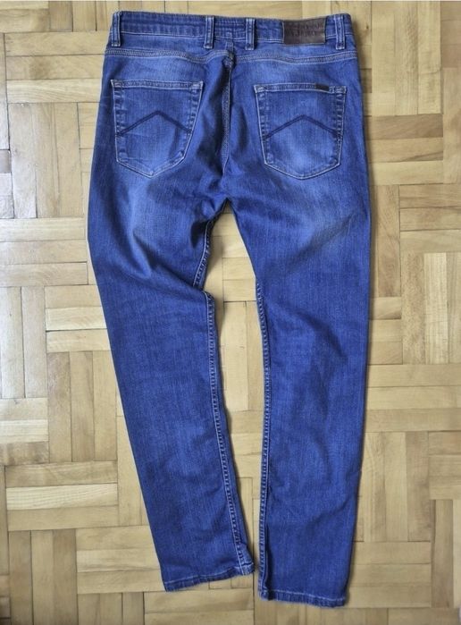 Blugi Bărbătești Armani Jeans - Clasic & Rafinat - W33 L34