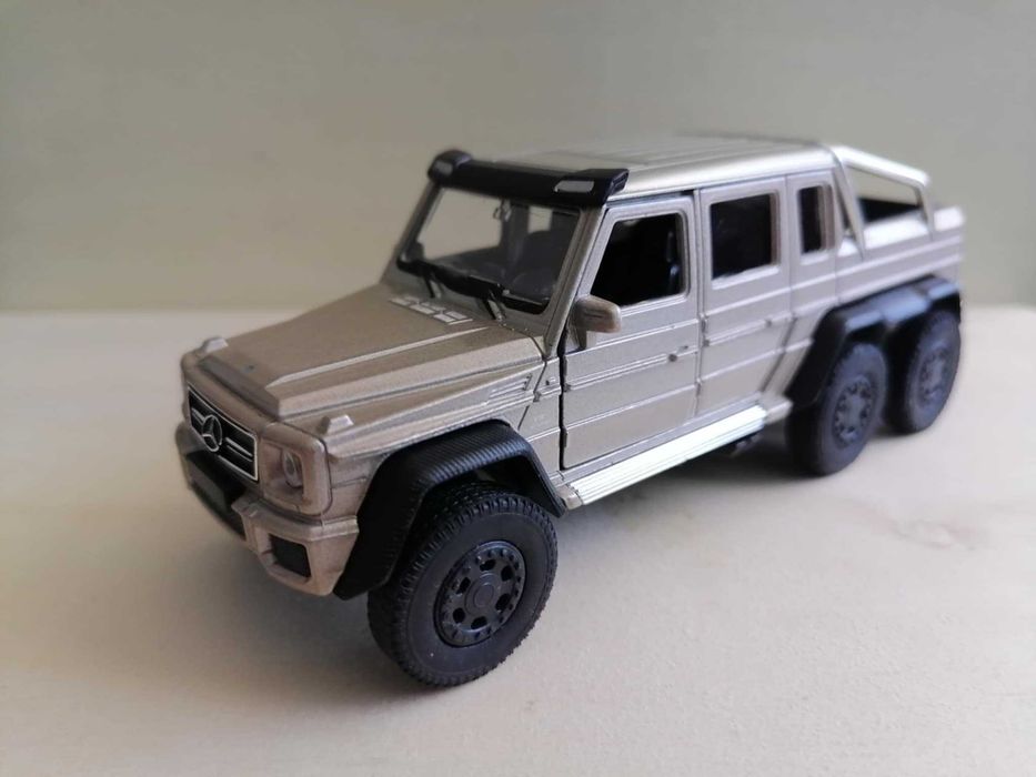 Мерцедес Г клас 6х6 мащаб 1:34.