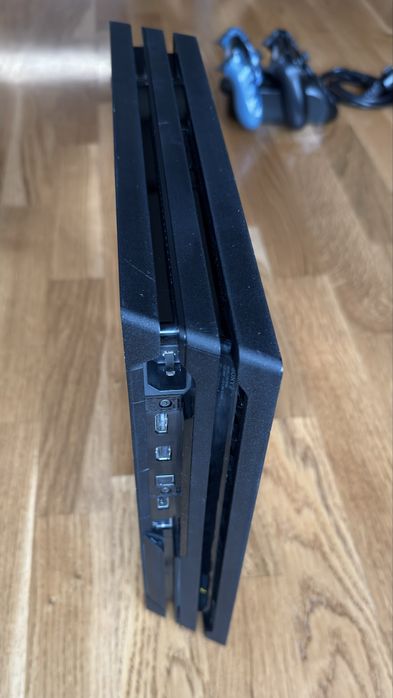 Sony PlayStation 4 Pro 1TB 4K с два контролера ps 4 pro ps 5 slim pro