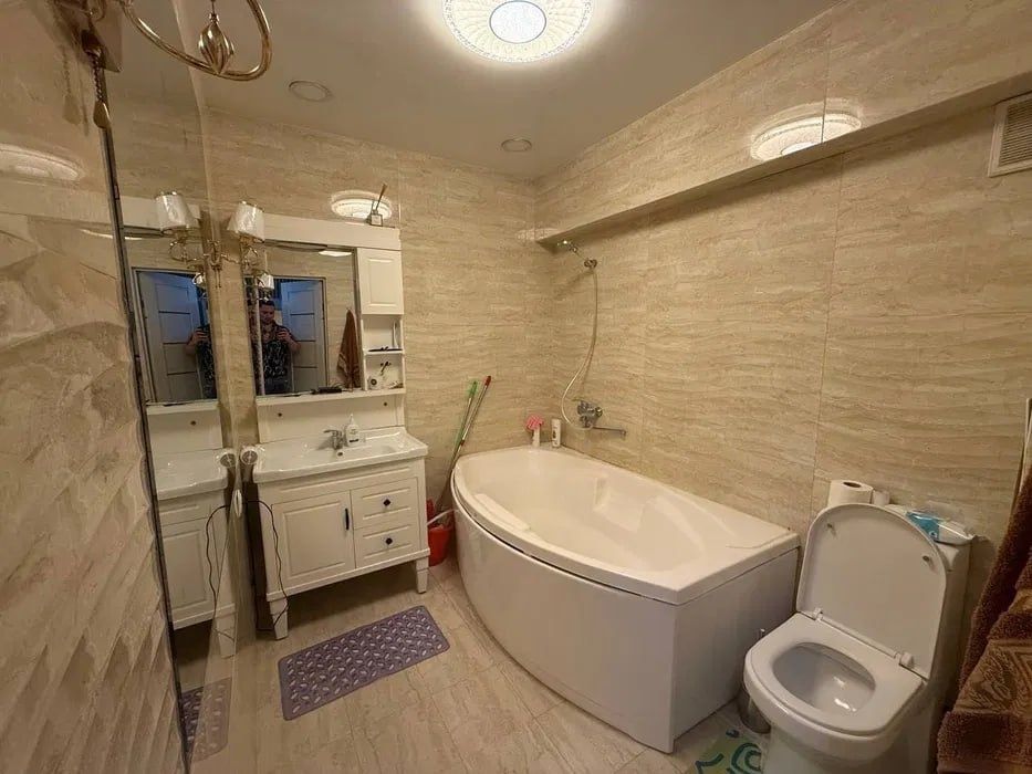 Срочно Продаётся Квартира 1в/2/4 Юнусабад Ц-6 ресторан На Небе