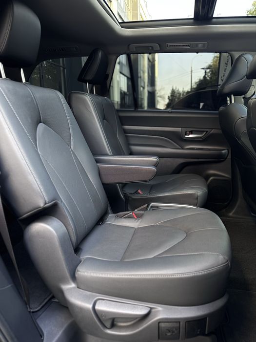 Toyota Grand Highlander Limited