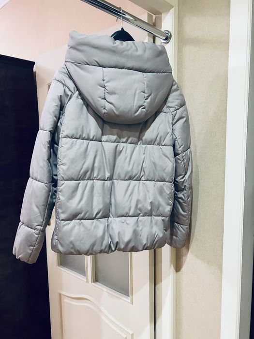 Продается женская куртка размер S