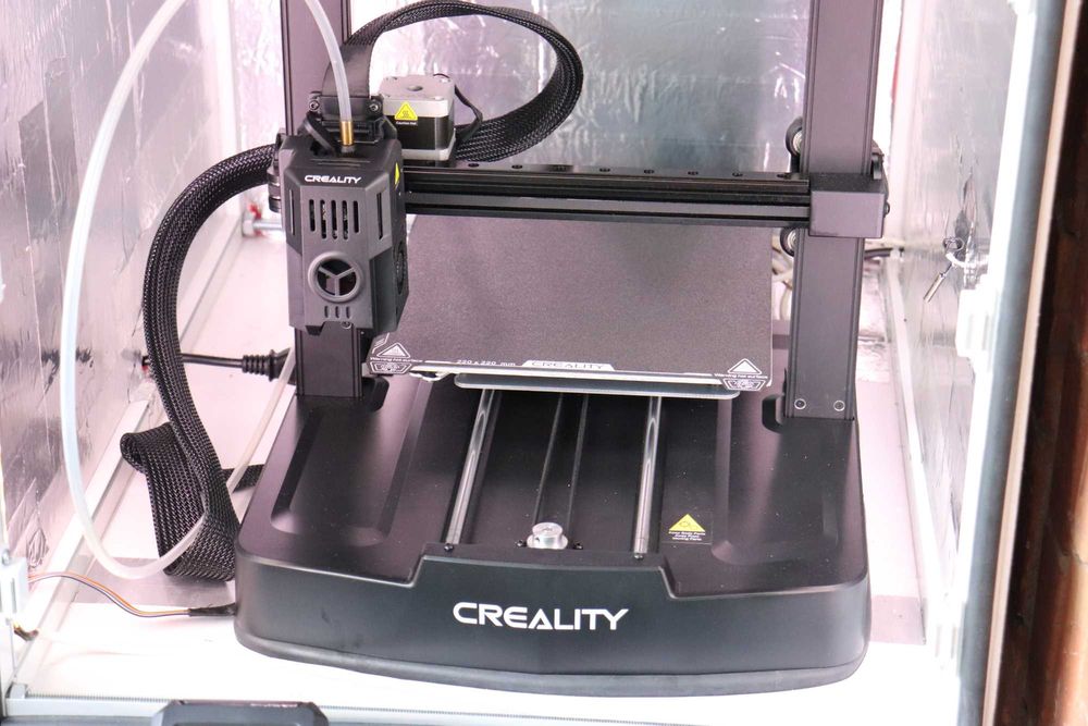 Imprimanta 3d Creality Ender 3 v3 KE cu cutie inchisa, Incalzita