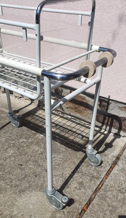 Carucior/patut bebelusi sau nou nascuti.