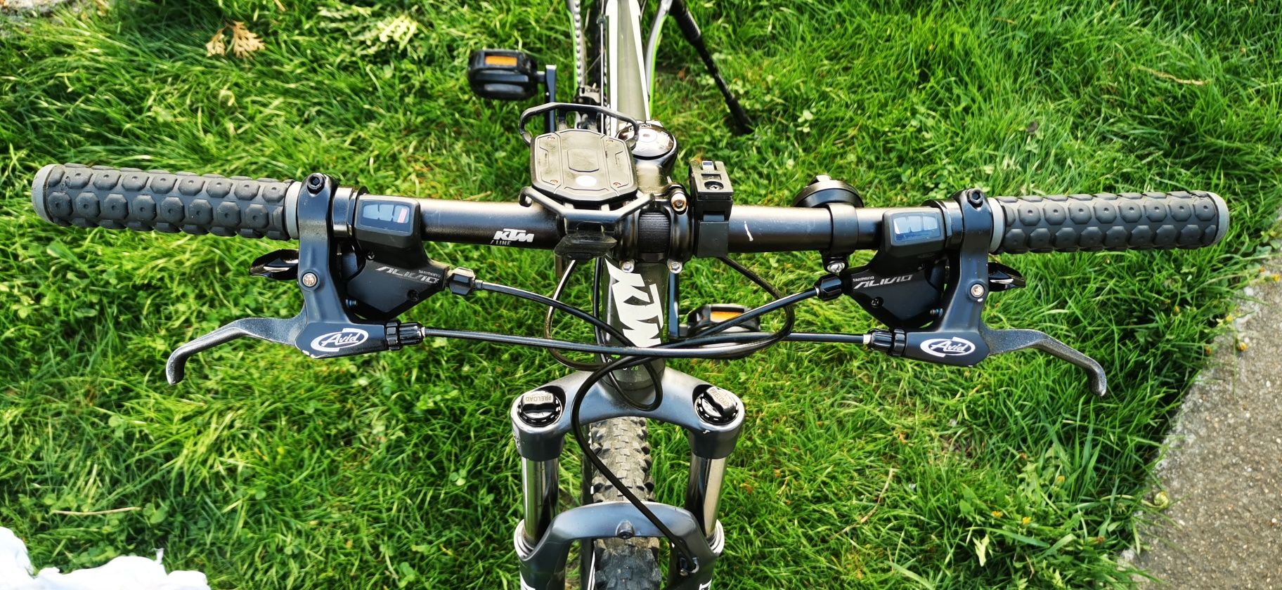 Bicicleta KTM CICAGO + casca KTM