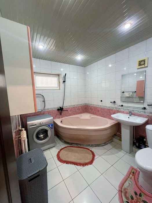 Юнсобод 17 квартал Сакраменто чорахаси Сампи олдида