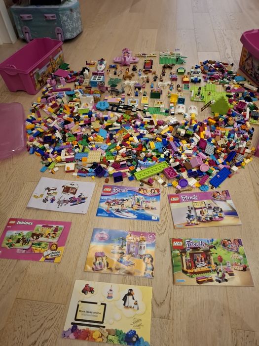 Vând 12 seturi lego complete