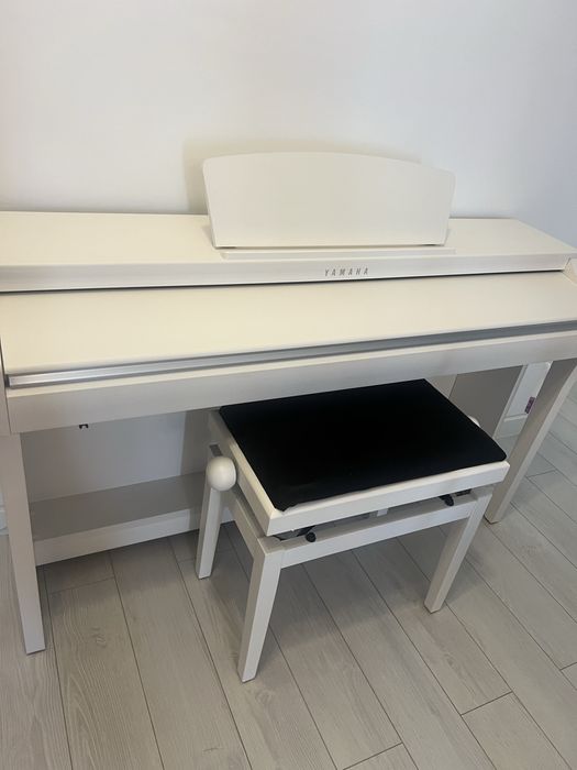 Pianina Yamaha CLP 725 white