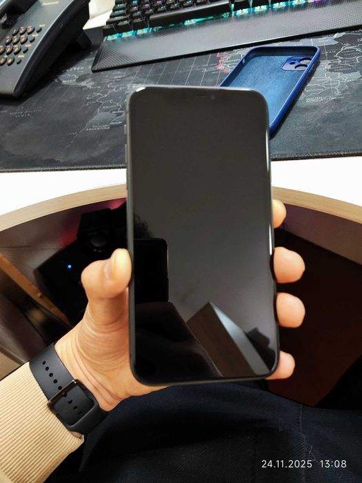 Iphone 11 4/128, в идеальном состоянии.