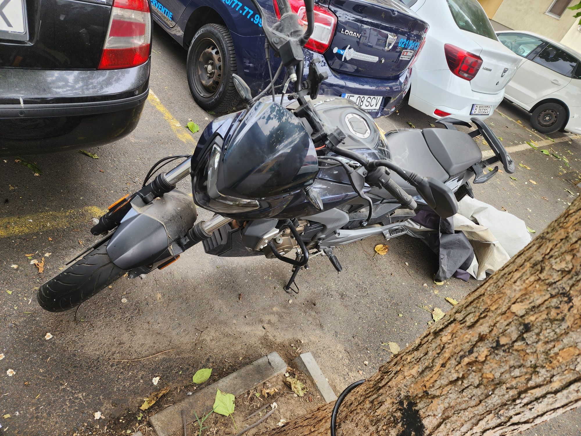 Bajaj Dominir 400