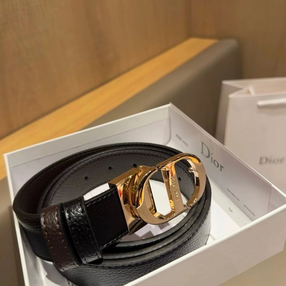 колан марката Dior