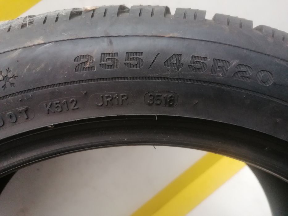 255/45/20 2*Dunlop iarna 105v dot 3518.  5,,46mm