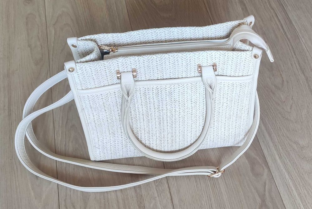 Бяла дамска чанта Италия