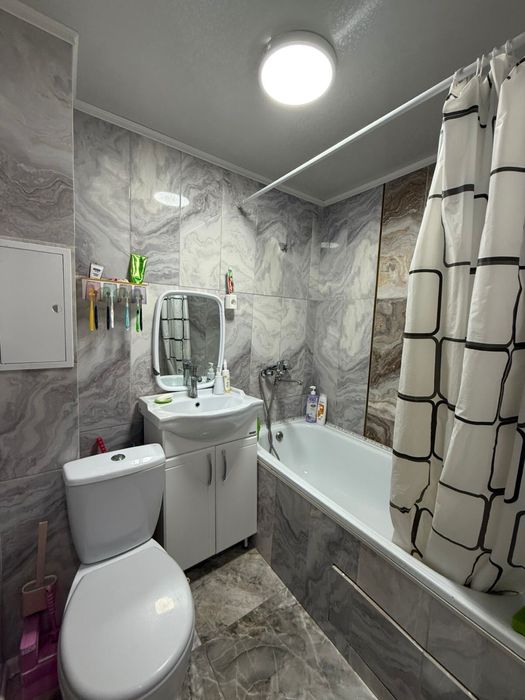 продается  2-х ком кв в Авангарде!