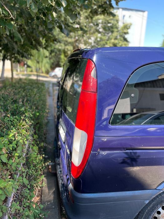 Mercedes vito 111 cdi 8+1 locuri