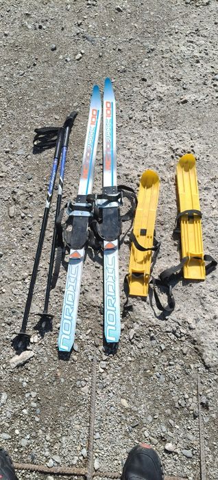 Лыжи детские, 2 пары