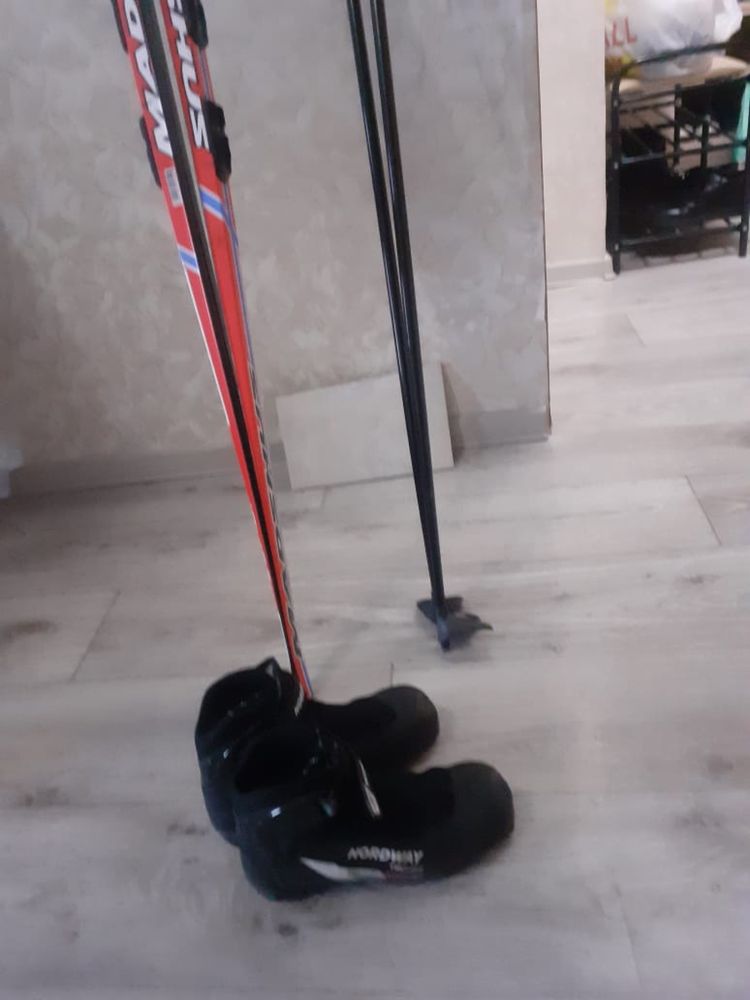 Лыжи MADSHUS Спорт. В комплекте: Палки Карбоновые, Ботинки 40-го разм
