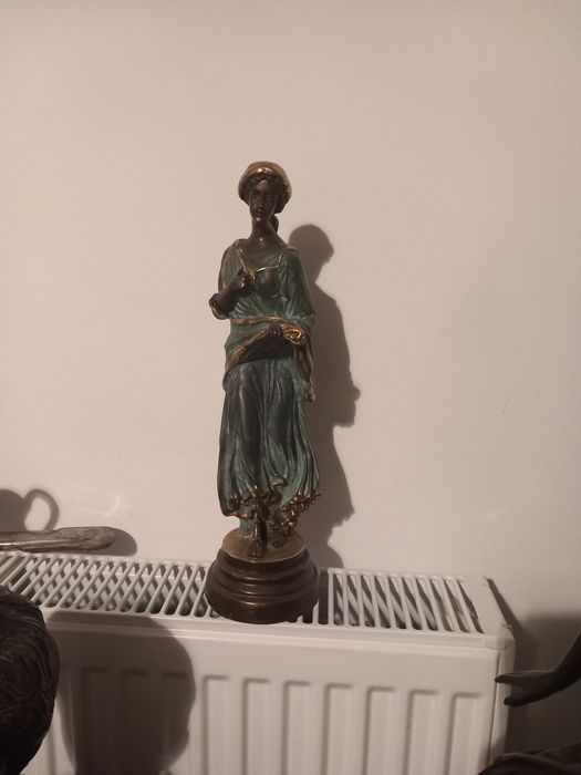 Vând statuetă din bronz!
