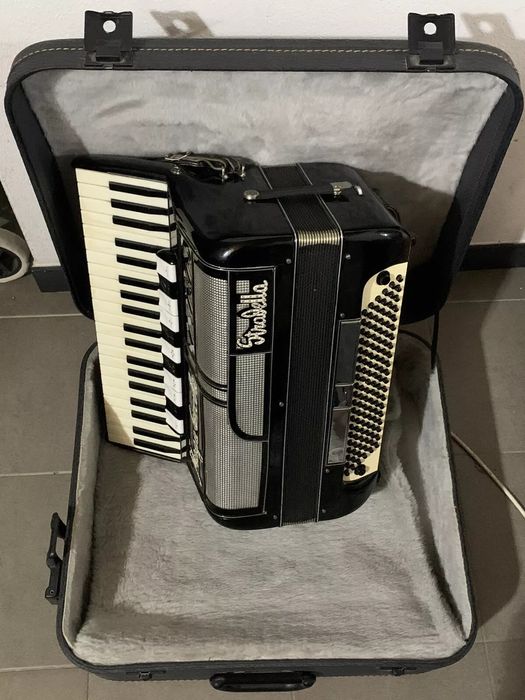 Оригинален италиански акордеон Stradella