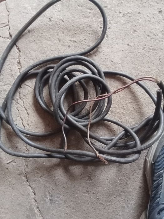 Продам кабель силовой,4х жильный  21 м сечением 2кв.