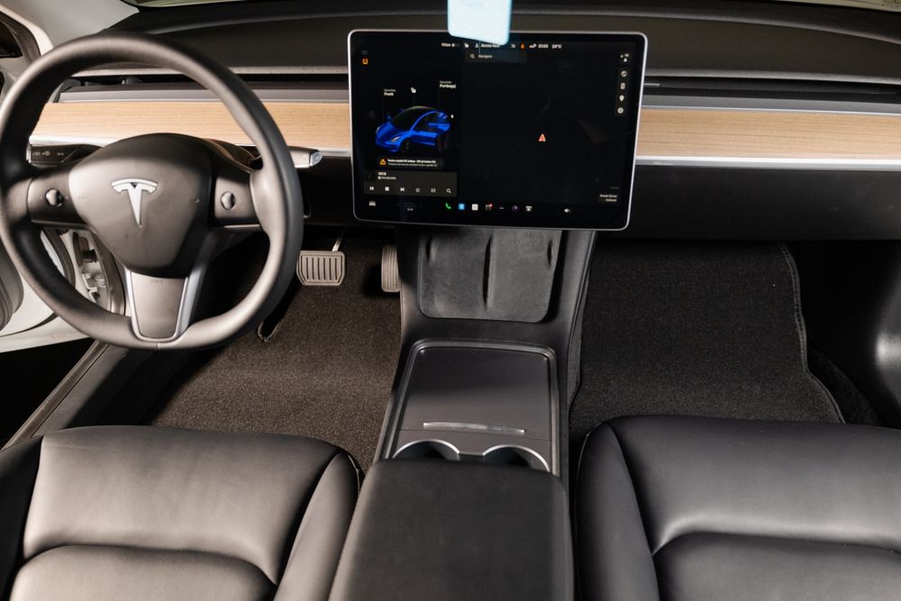 TESLA -  Covorașe auto. Preșuri auto fabricate în România !