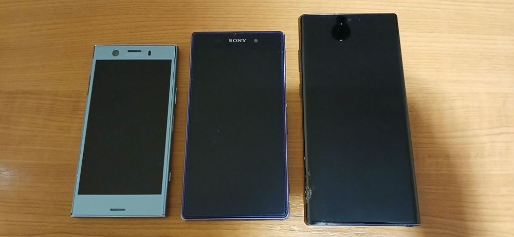 Lot telefoane Sony și Samsung