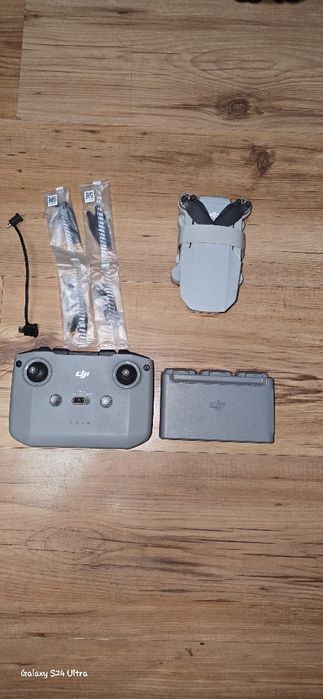 Vând dji mini 2 se