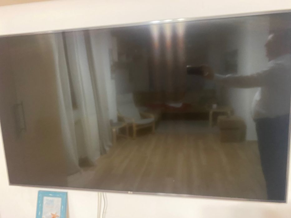 TV LG diagonala 163 cm