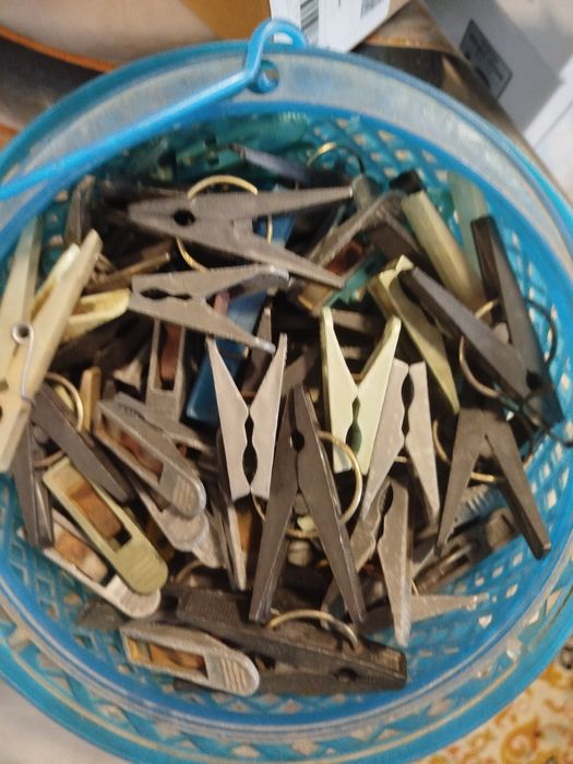 Вешалки бу для одежды, прищепки бу, крепижи для телевизора