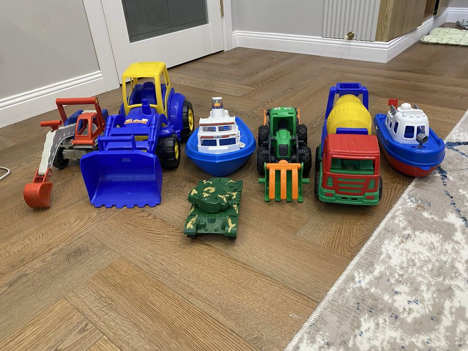 Продам игрушки машины фирмы Полесье