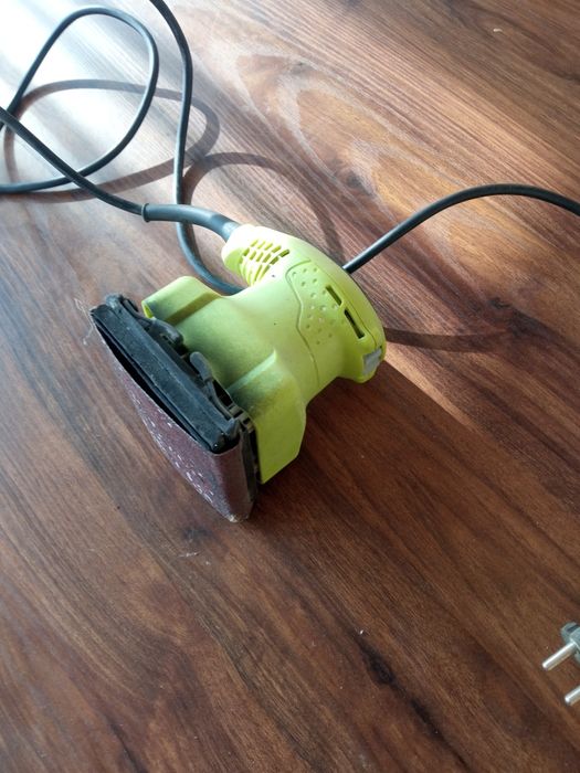 Вибрационная шлифовальная машина