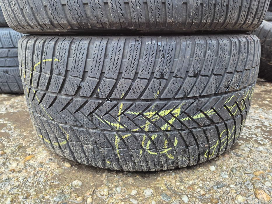 2 Anvelope de IARNA - 255/40/18 - Bridgestone Stare F BUNA DOT 2023