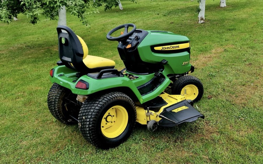 Tractoras de tuns iarba John deere Kawasaki 28.0 CP