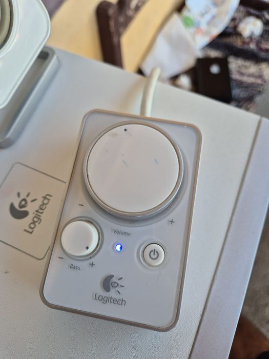 Boxe calculator PC Logitech 2.1 Z4i 40W RMS, albe