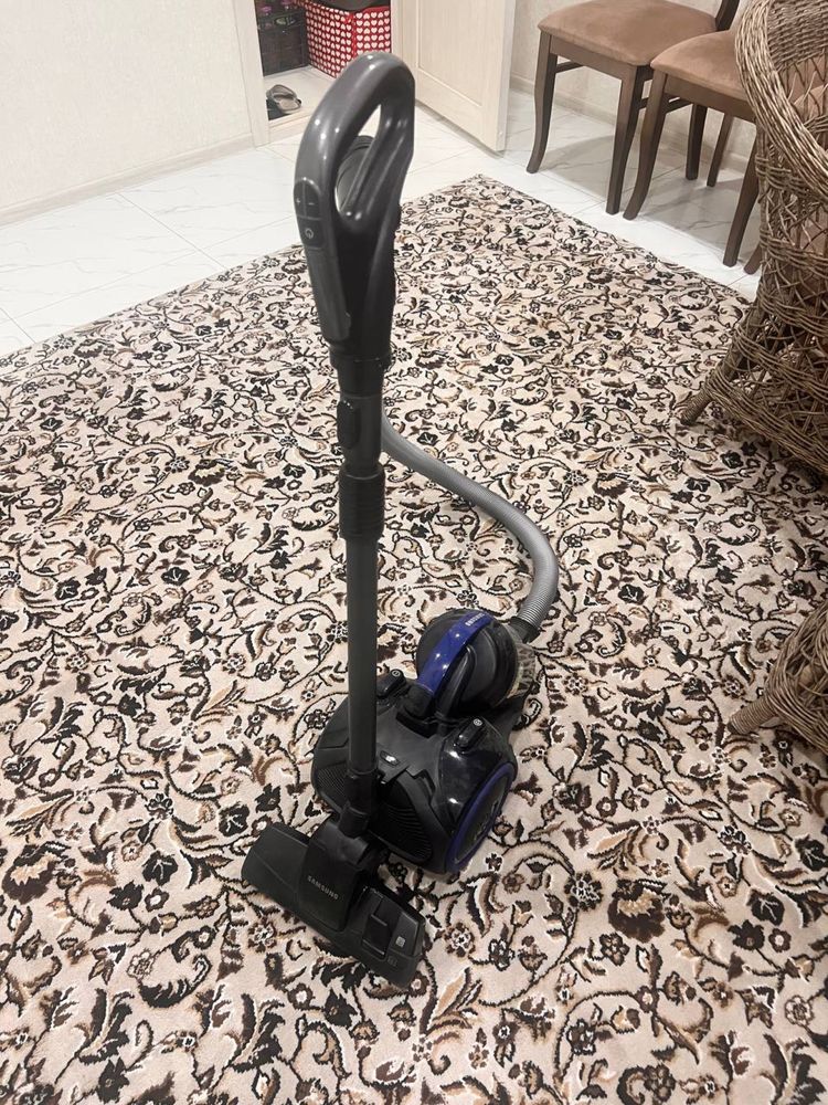 Продам пылесос SAMSUNG SC15K4136HB