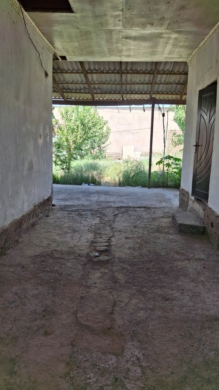 Ховли уй сотилади