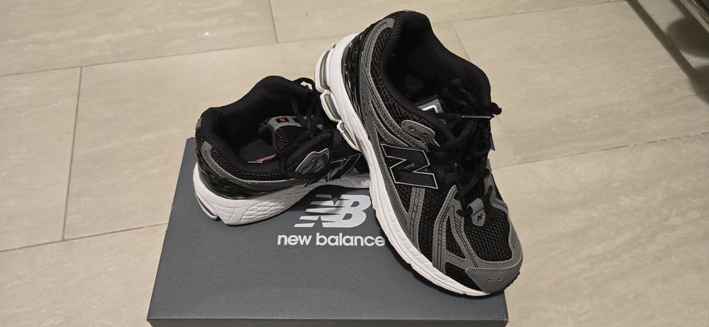 Adidași New Balance marimea 38