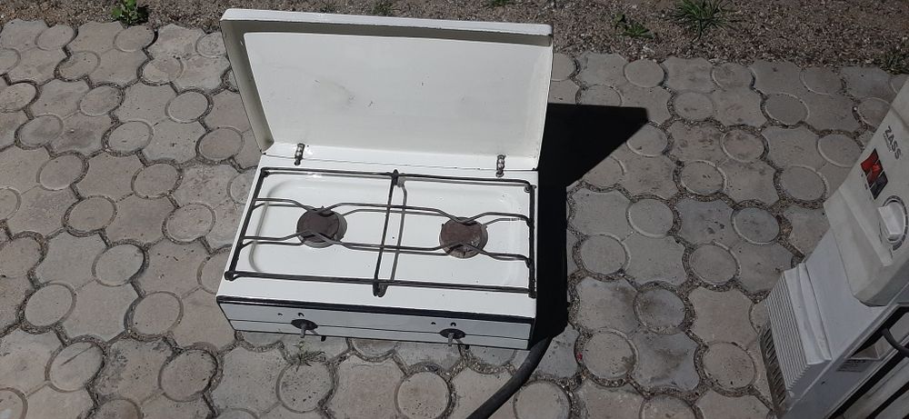 Продам газплиту двухконфорка