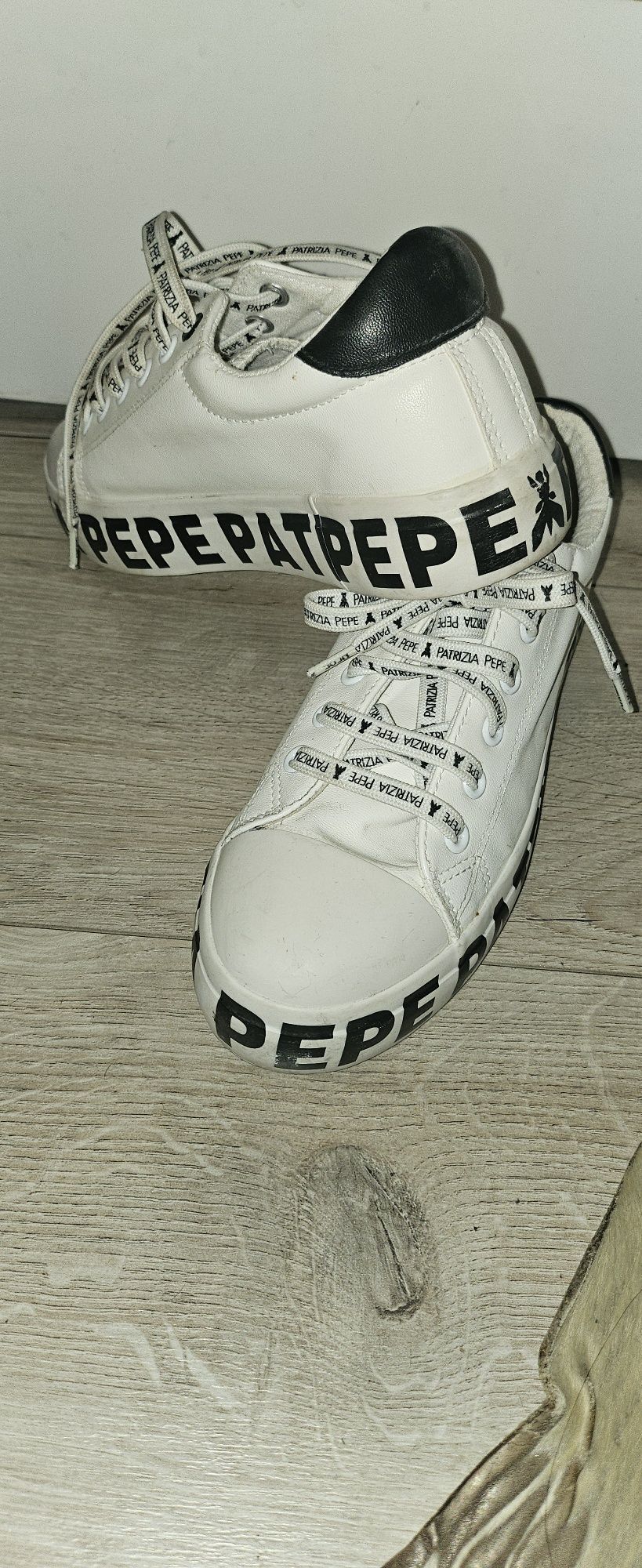 Patrizia pepe нови кецове