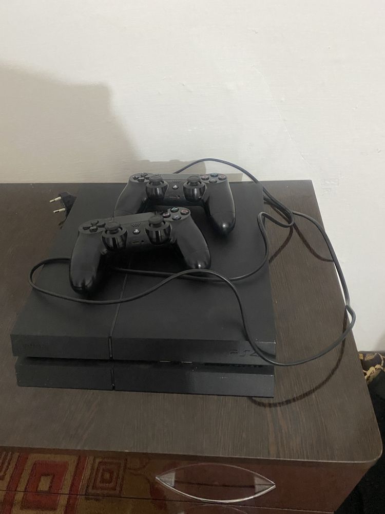 Playstation 4 в среднем состоянии