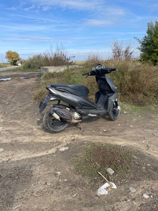 Vând Malaguti F12 Phantom