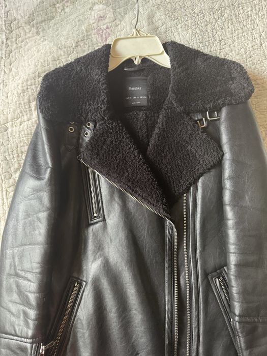 Geaca Bershka XS imitatie de piele, impecabila