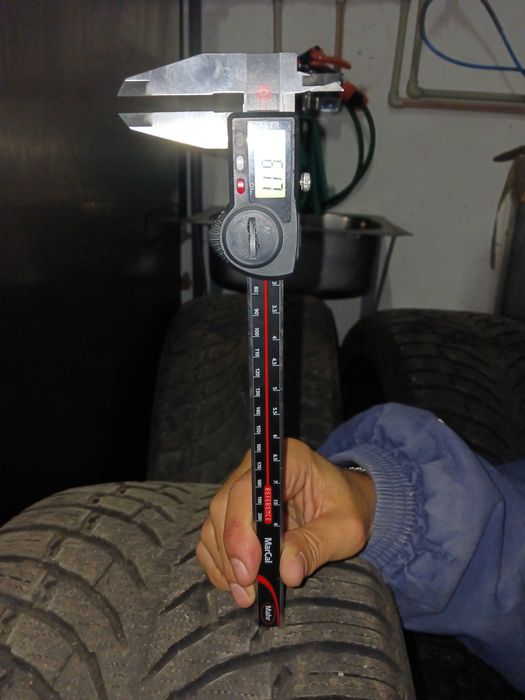 Зимни гуми PIRELLI SCORPION WINTER 295/40 R21/ Nokian Tyres 295/40/21