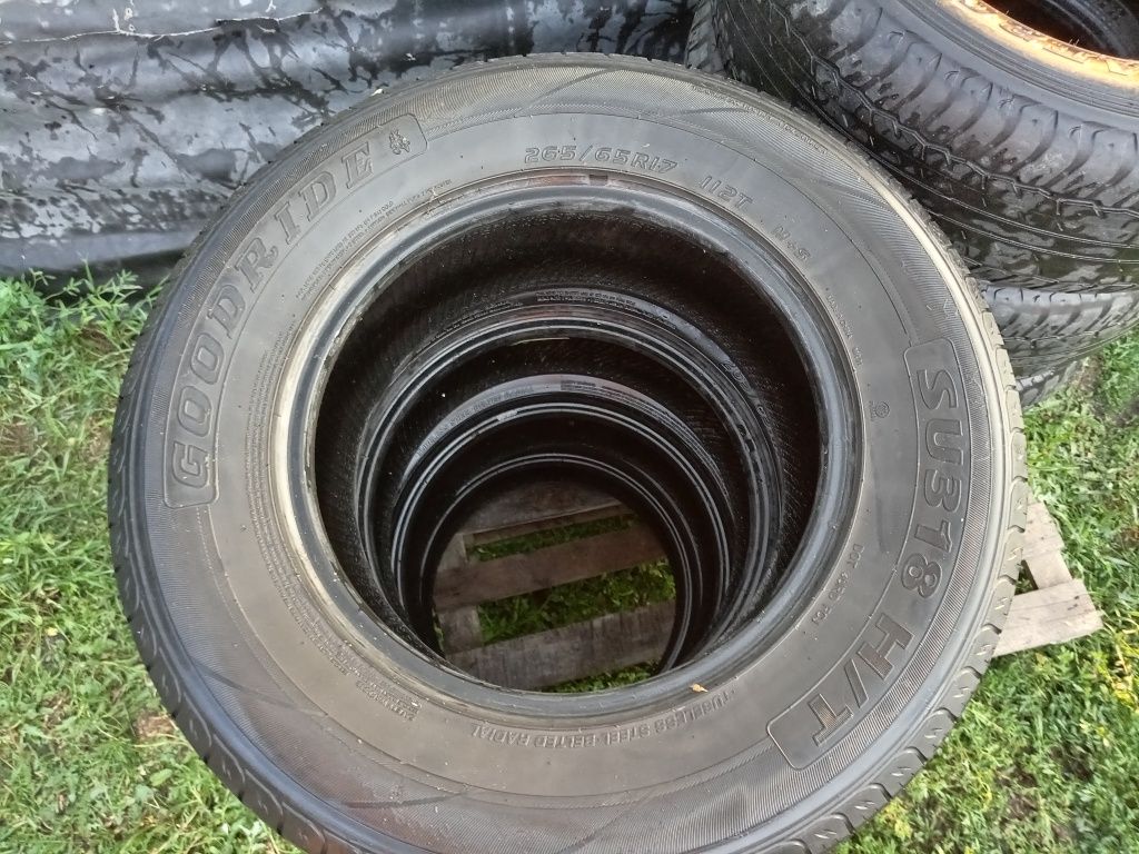 Продам шины R17 265/65