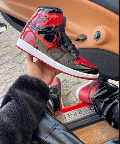 Air Jordan 1 Retro High OG Bred Patent