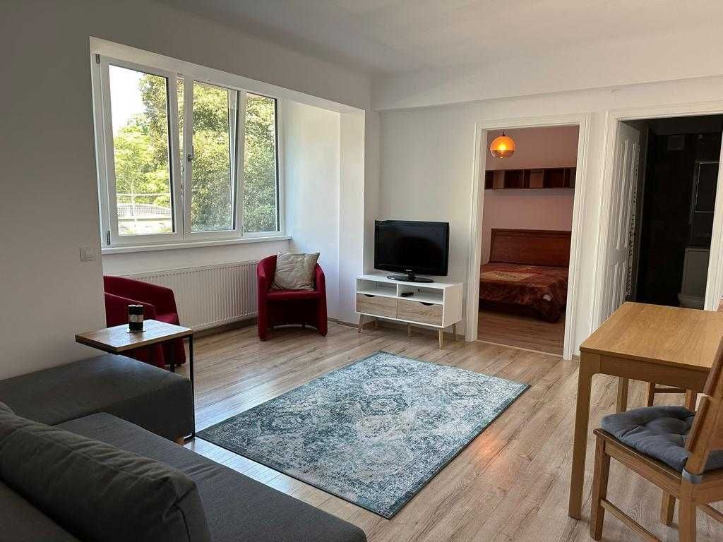 Inchiriez Apartament 2 camere Craiova central