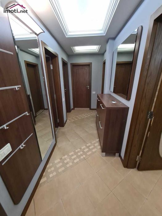 Дава се под наем Тристаен апартамент в Пловдив, Център - 120 кв.м за 700 € - Снимка #3