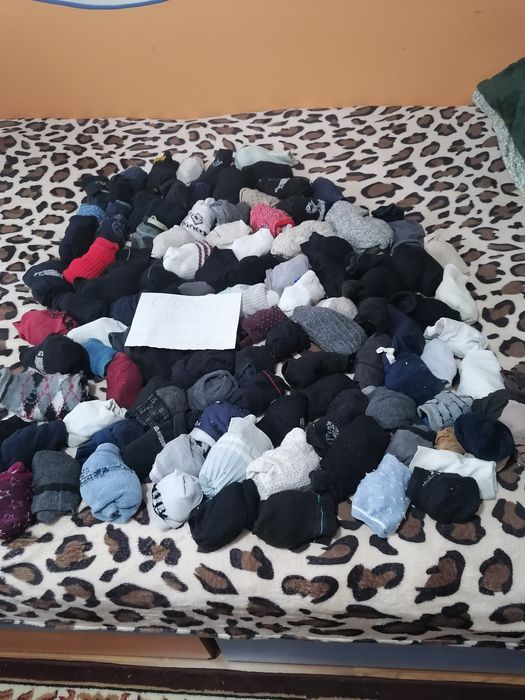 OFERTA : 100 perechi de ciorapi pentru adulți